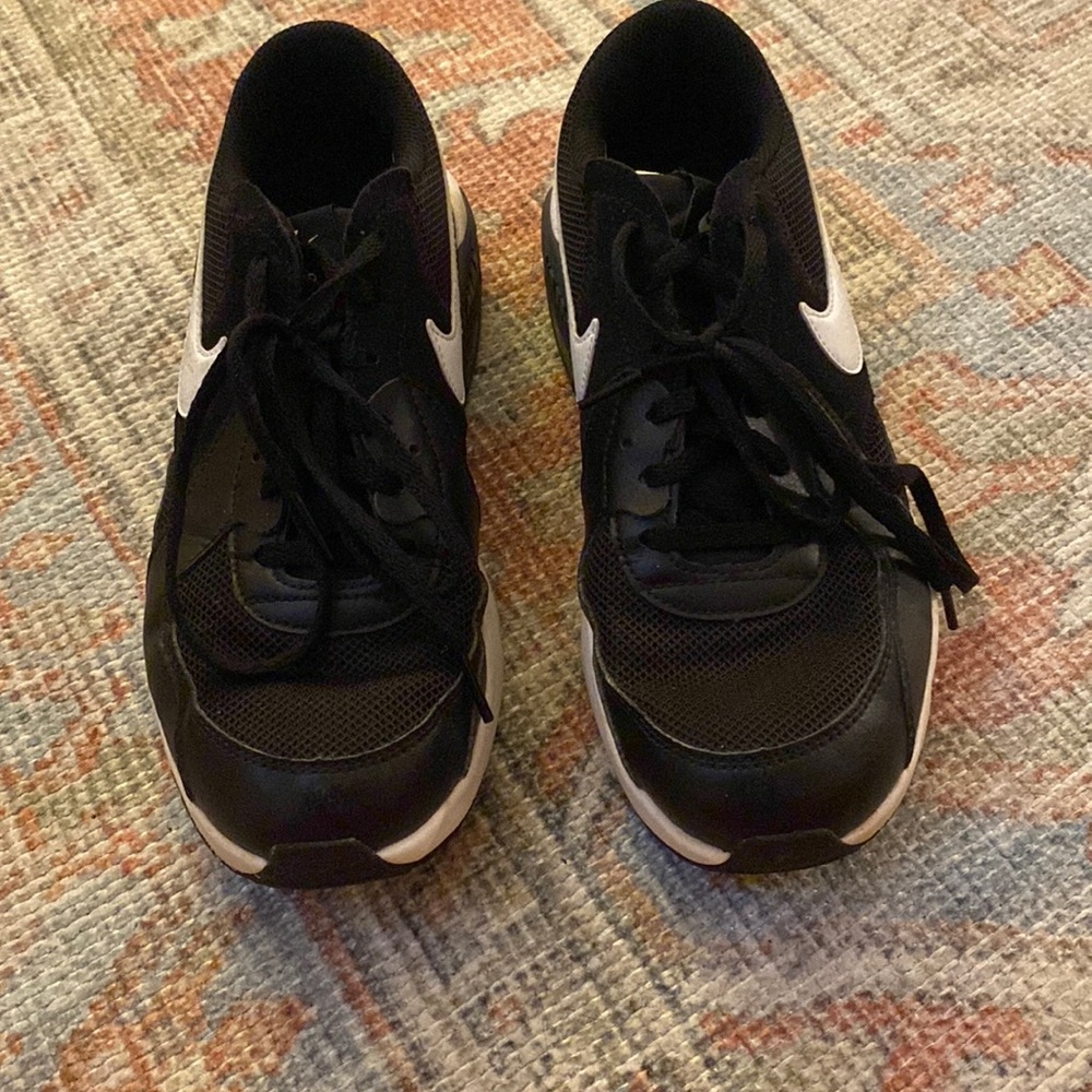 Black, Nike air max kids 5.5Y